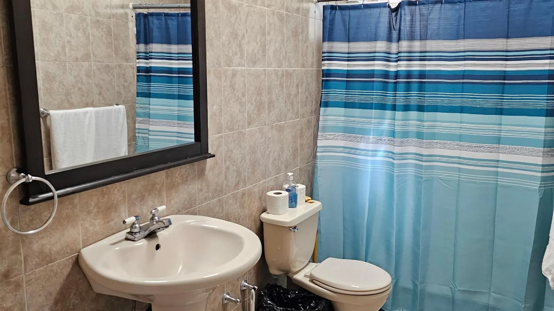 Colinas Del Atlantico Vacational House 1St Floor Apartment Isabela Homestay